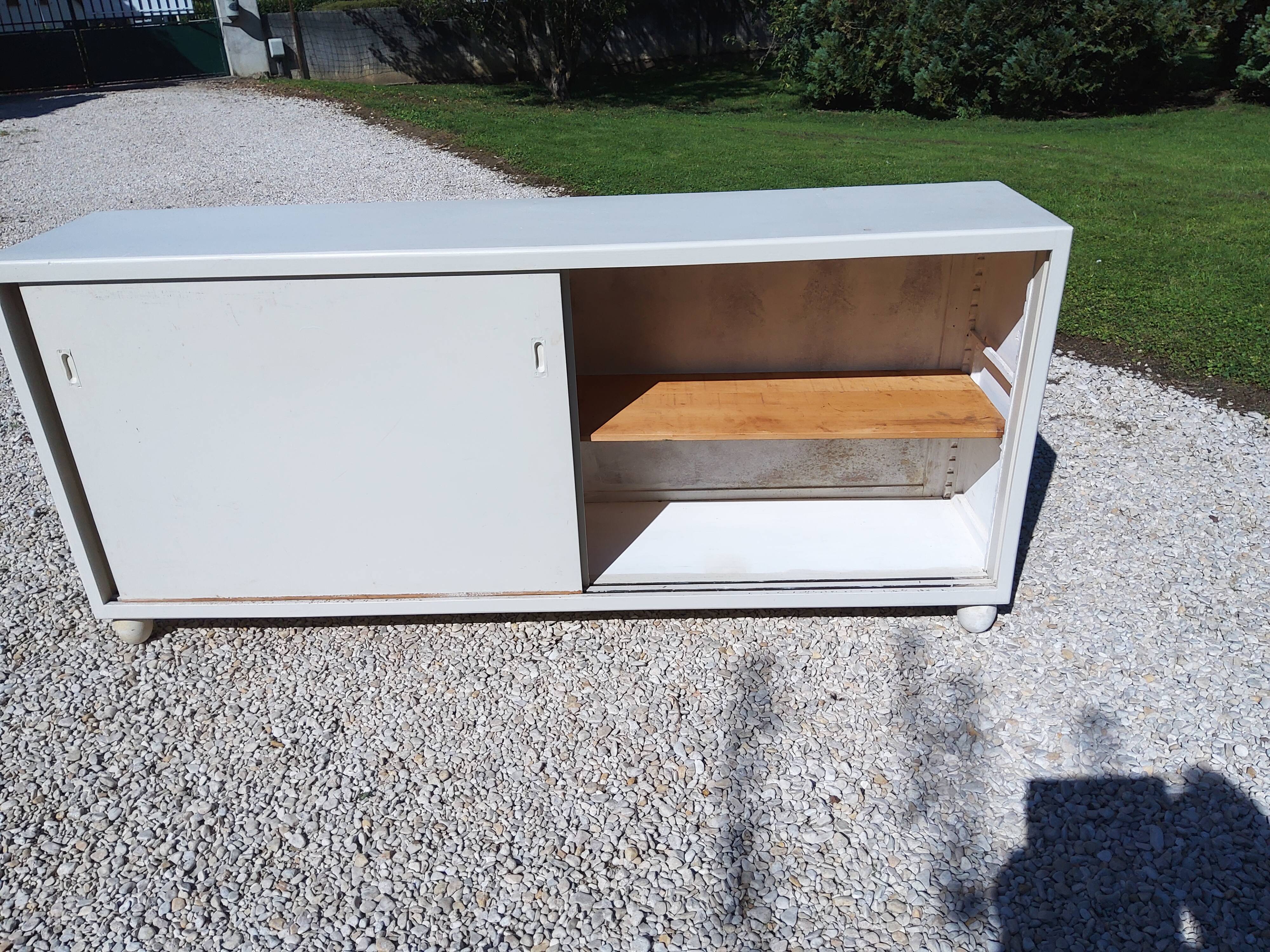 Meuble de metier