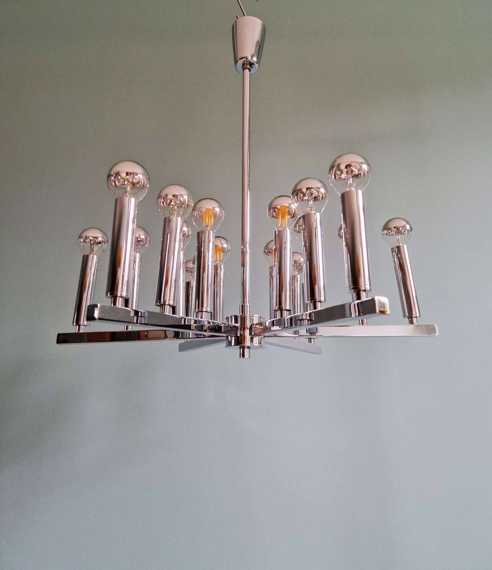 Space Age chandelier in chromed metal, 18 light points, 1970