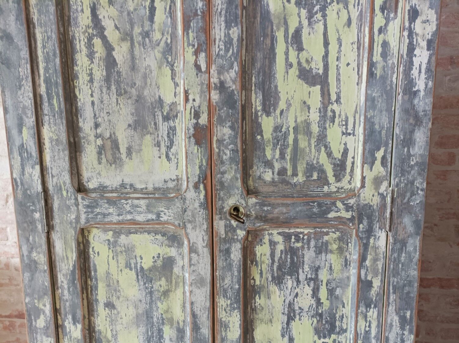 Armoire parisienne
