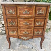 Small marquetry chest of drawers with central projection, 19th century period