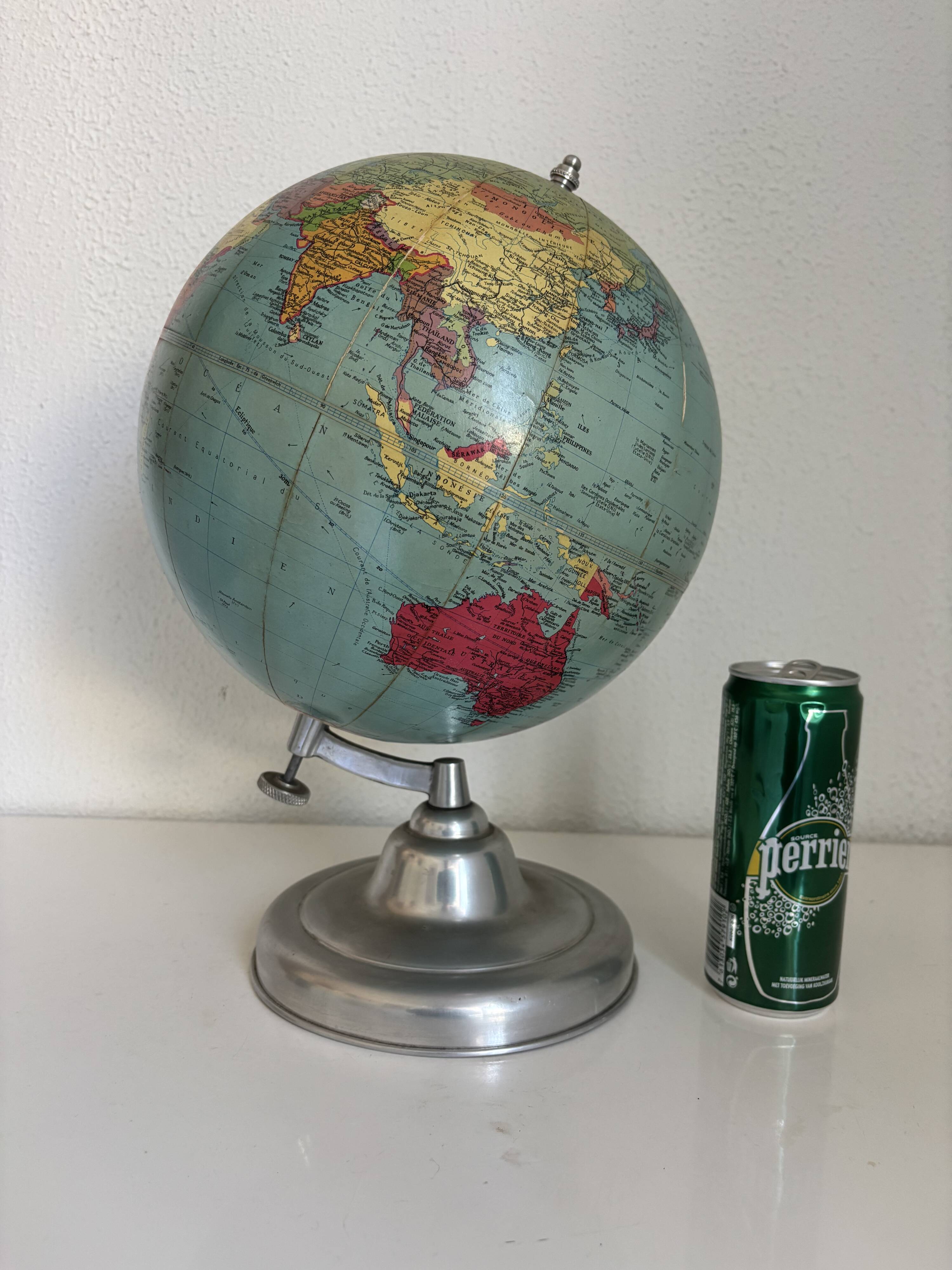 Vintage terrestrial globe 1961 world map Taride Paris - 33 cm