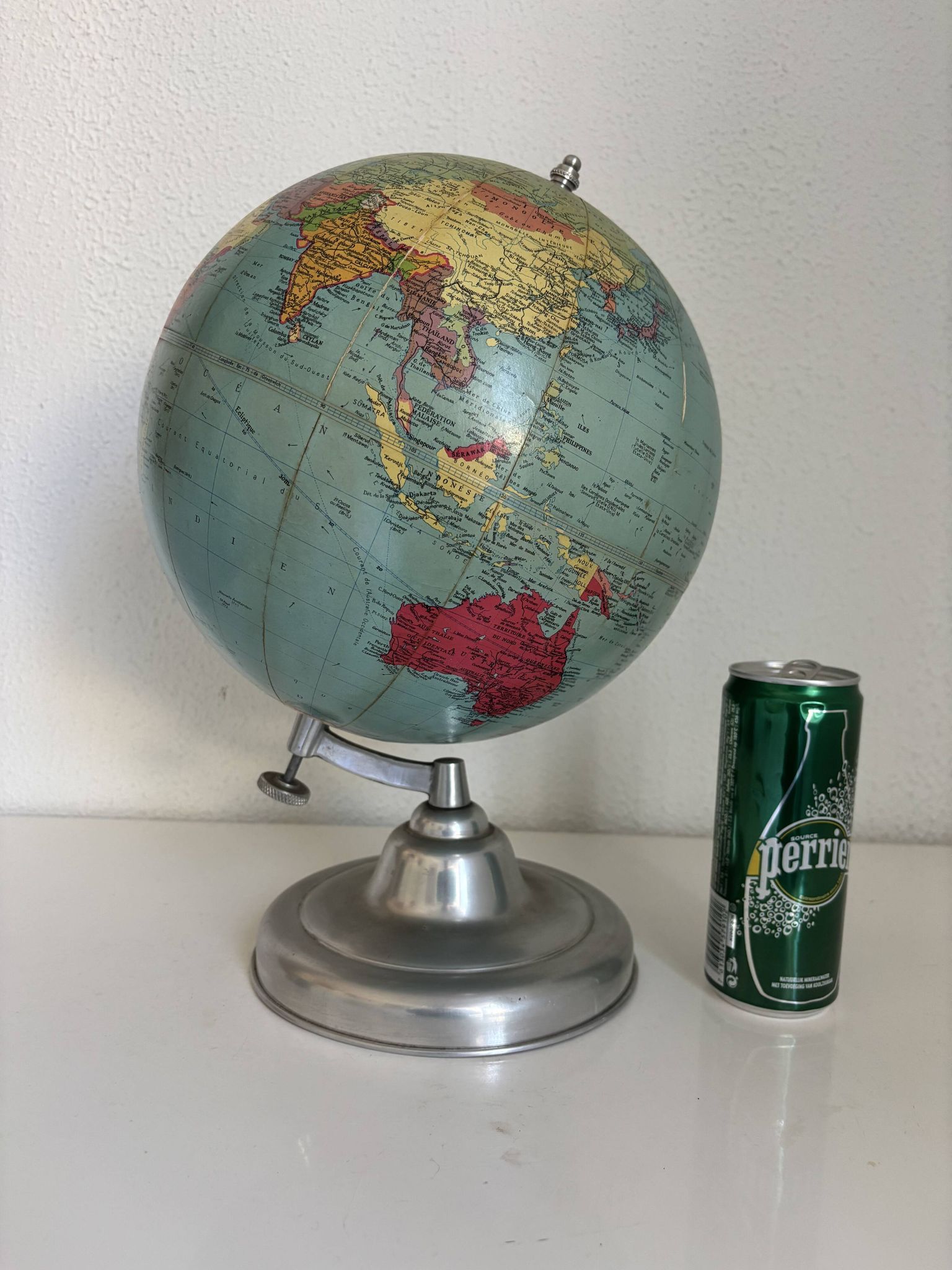 Globe terrestre vintage 1961 mappemonde Taride Paris - 33 cm