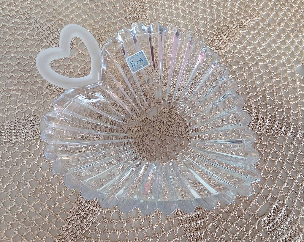 Vintage German Cut Crystal Heart-Shaped vide-poche by Walther Glas / Evita