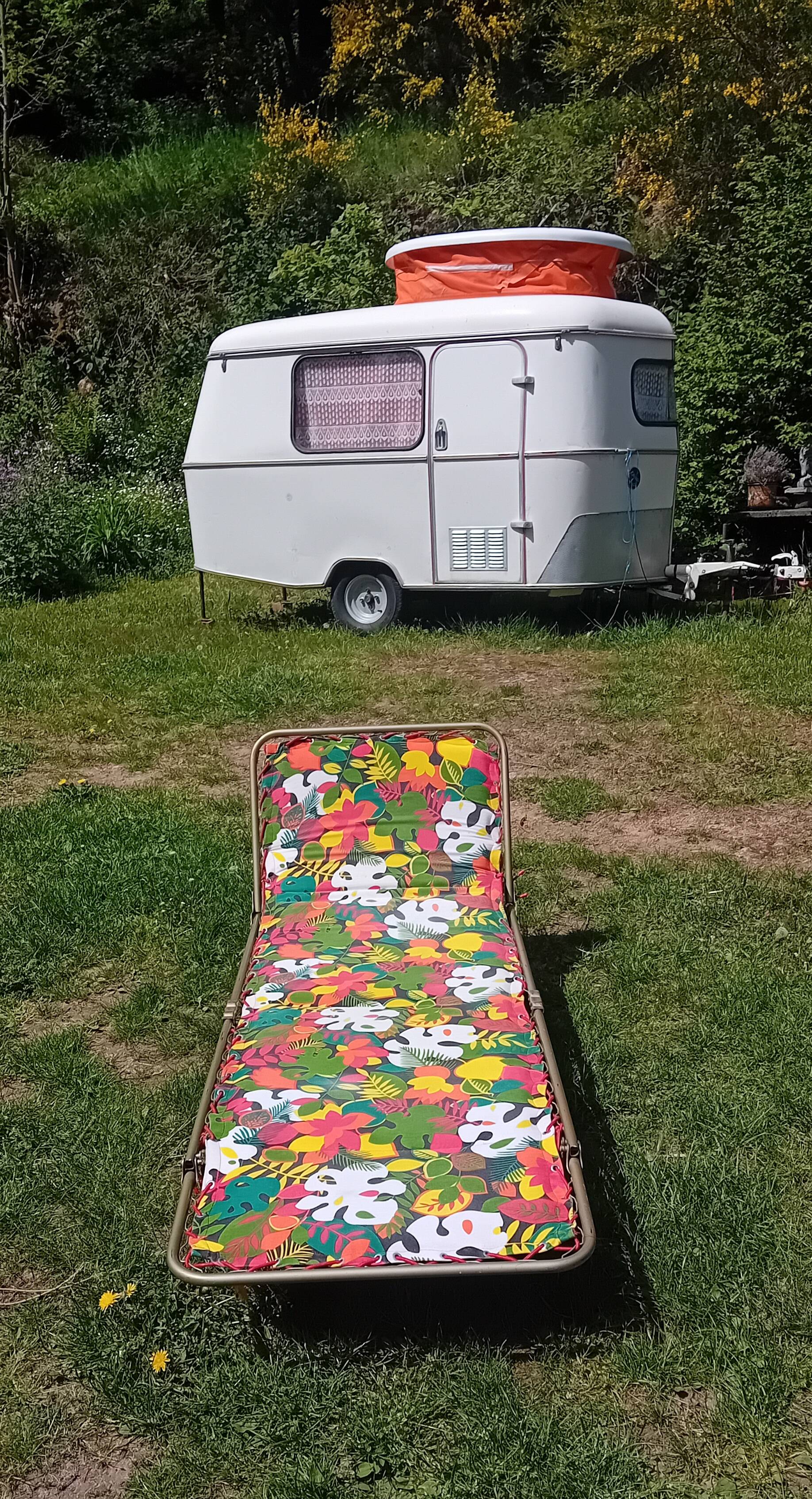 Vintage Deckchair-Camp Bed