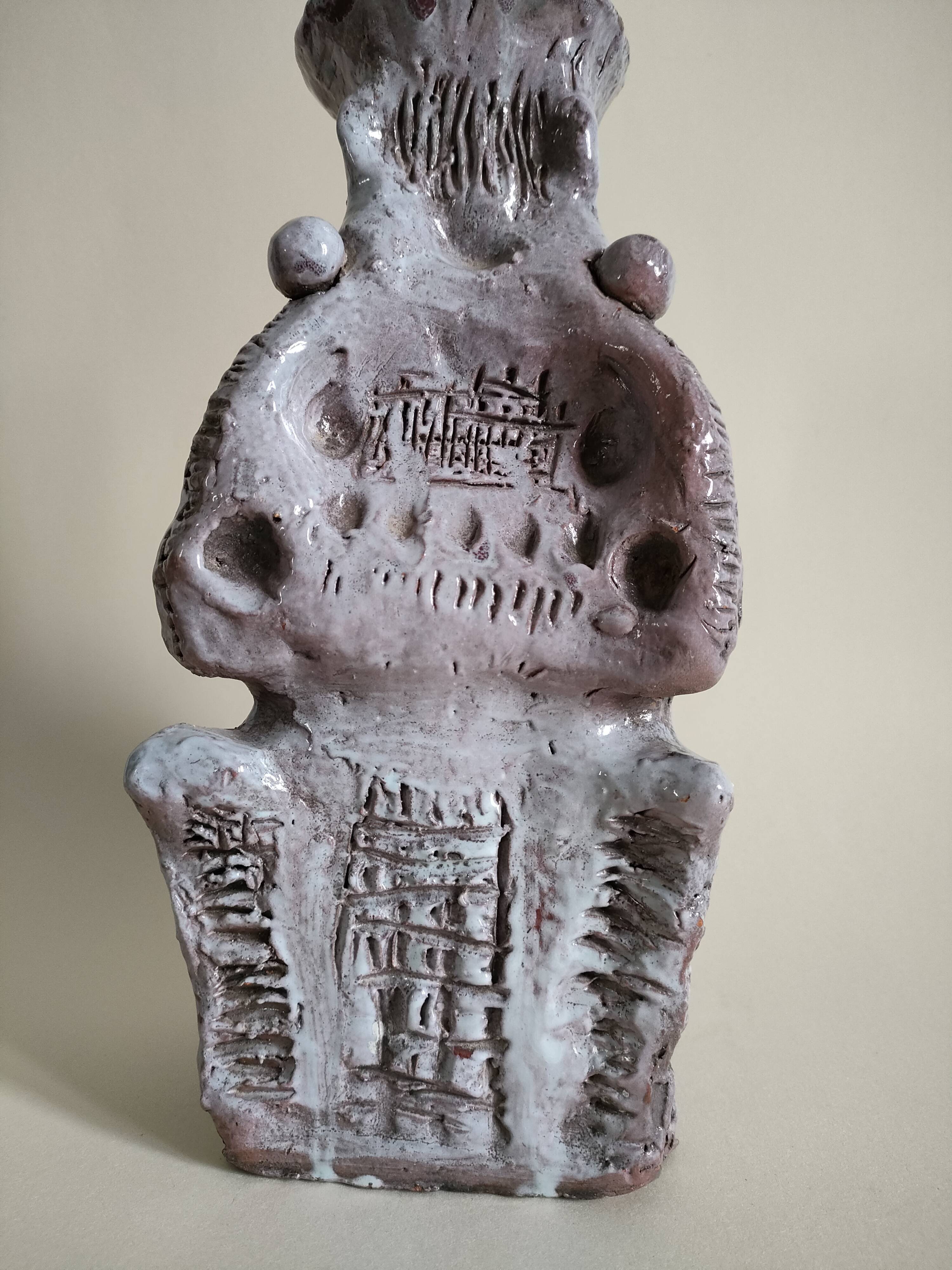 Sculpture vase