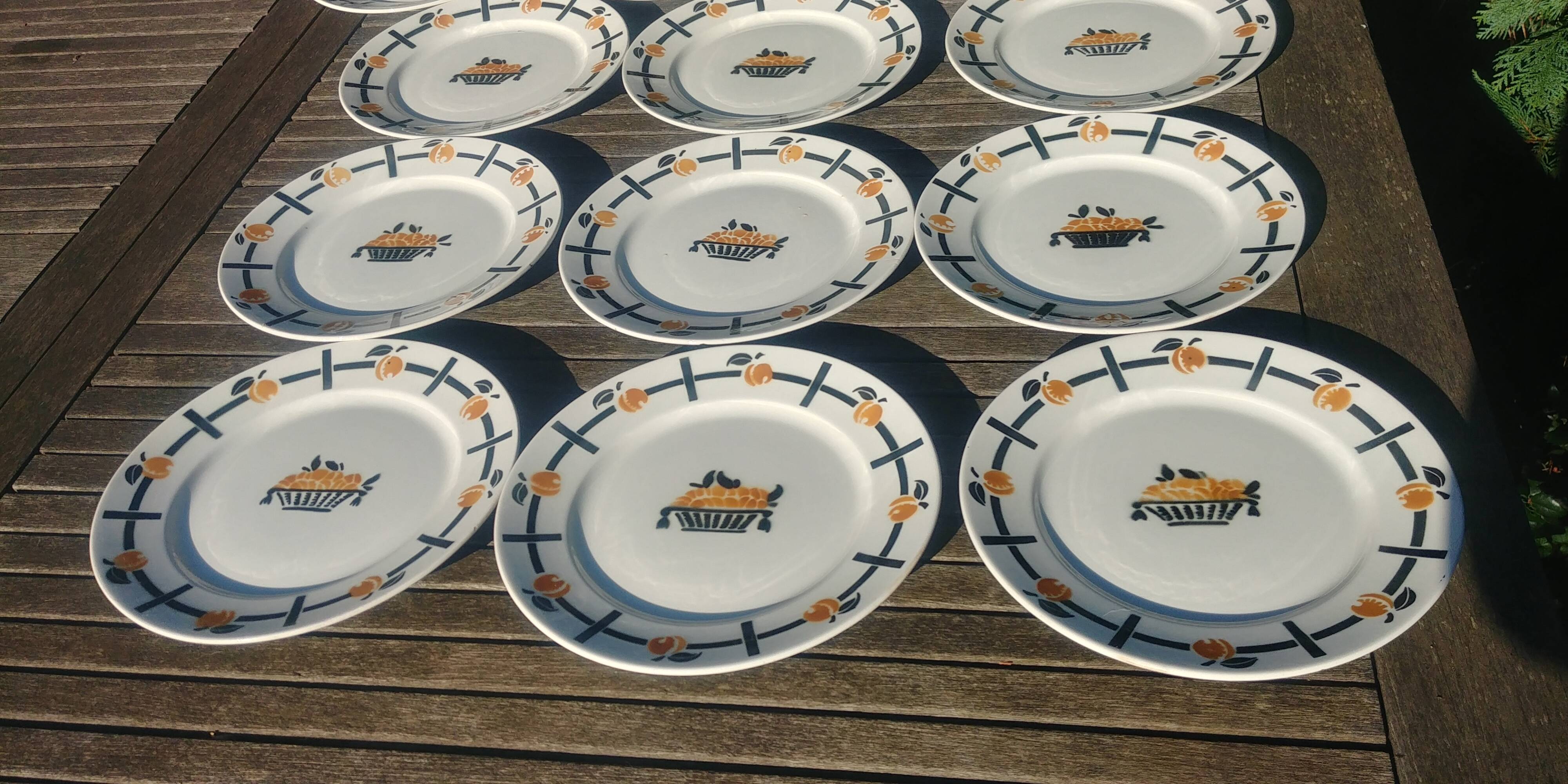 Set of twelve flat plates - Vintage Badonviller model DOC 30s/40s
