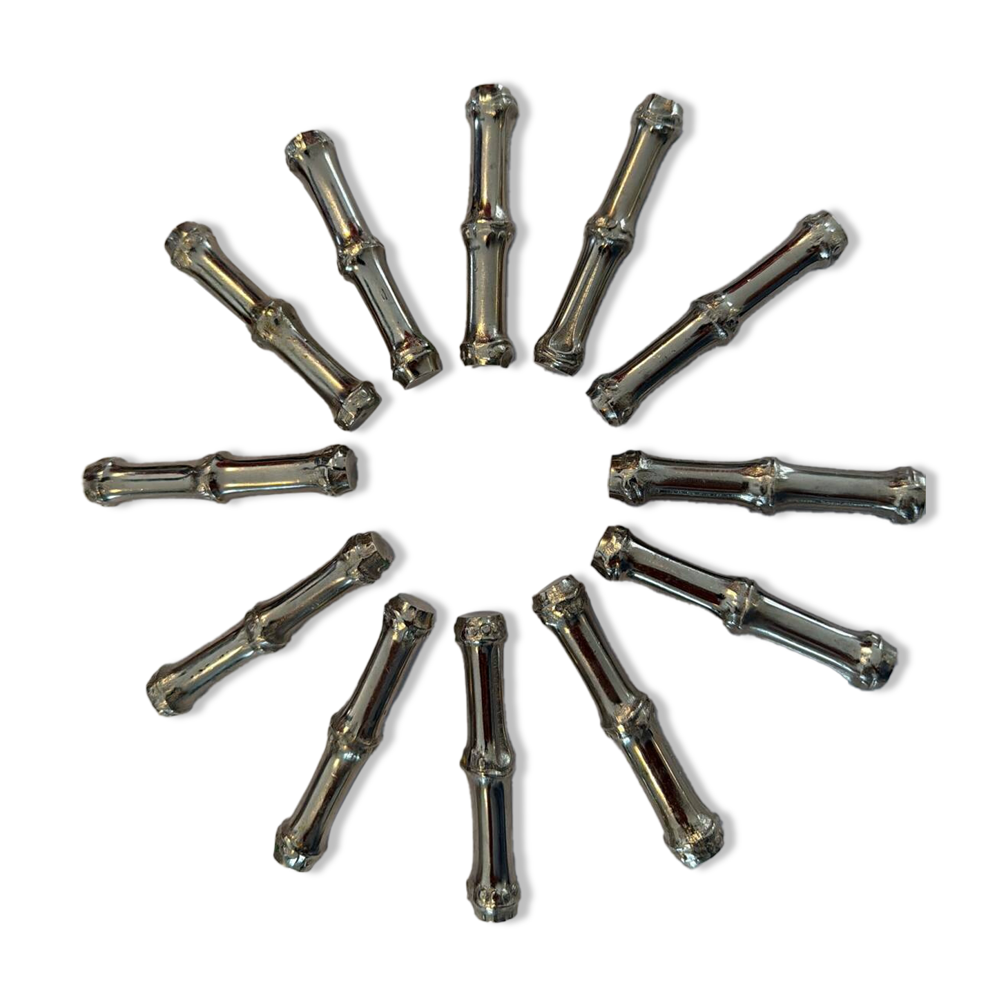 12 porte-couverts en argent
