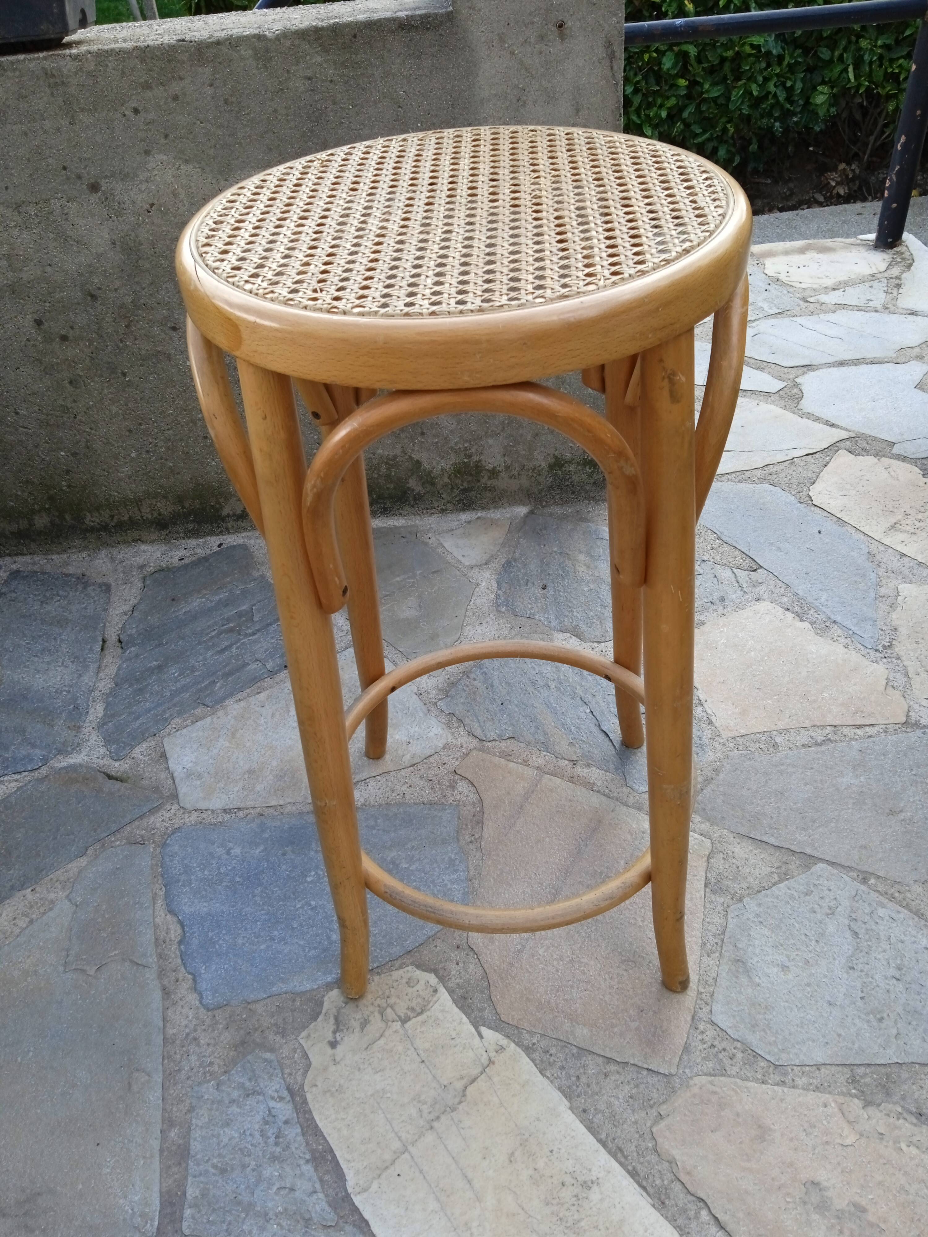 Canned bar stool