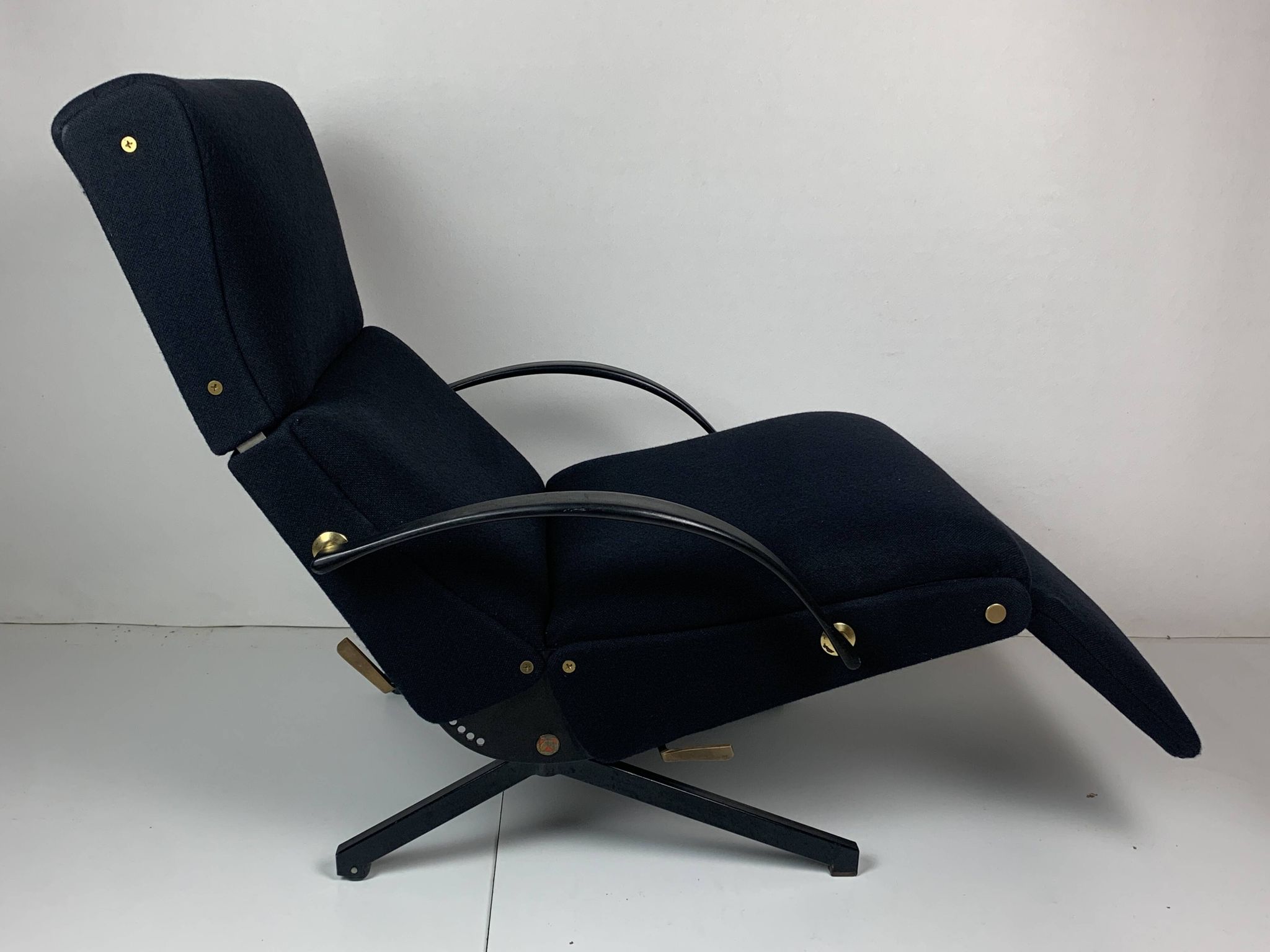 Midcentury dark navy blue Italian lounge chair by Osvaldo Borsani for Tecno, 1950s