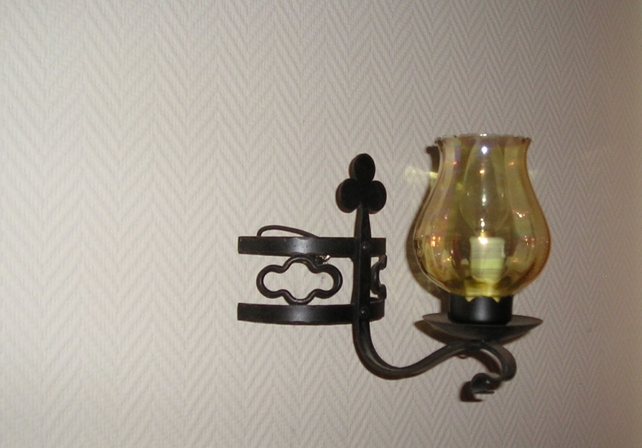 Lustre et ses 2 appliques en fer forgé 1960