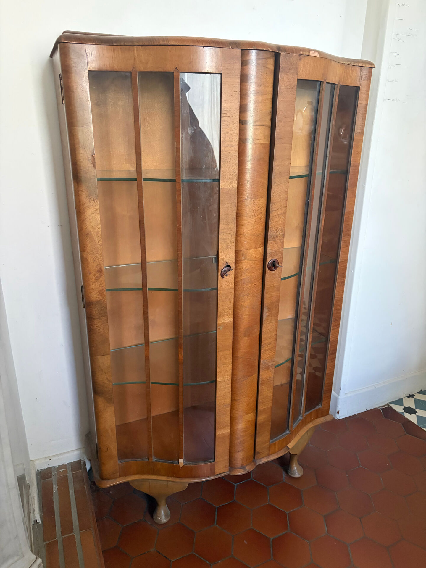 Vitrine anglaise Galbée