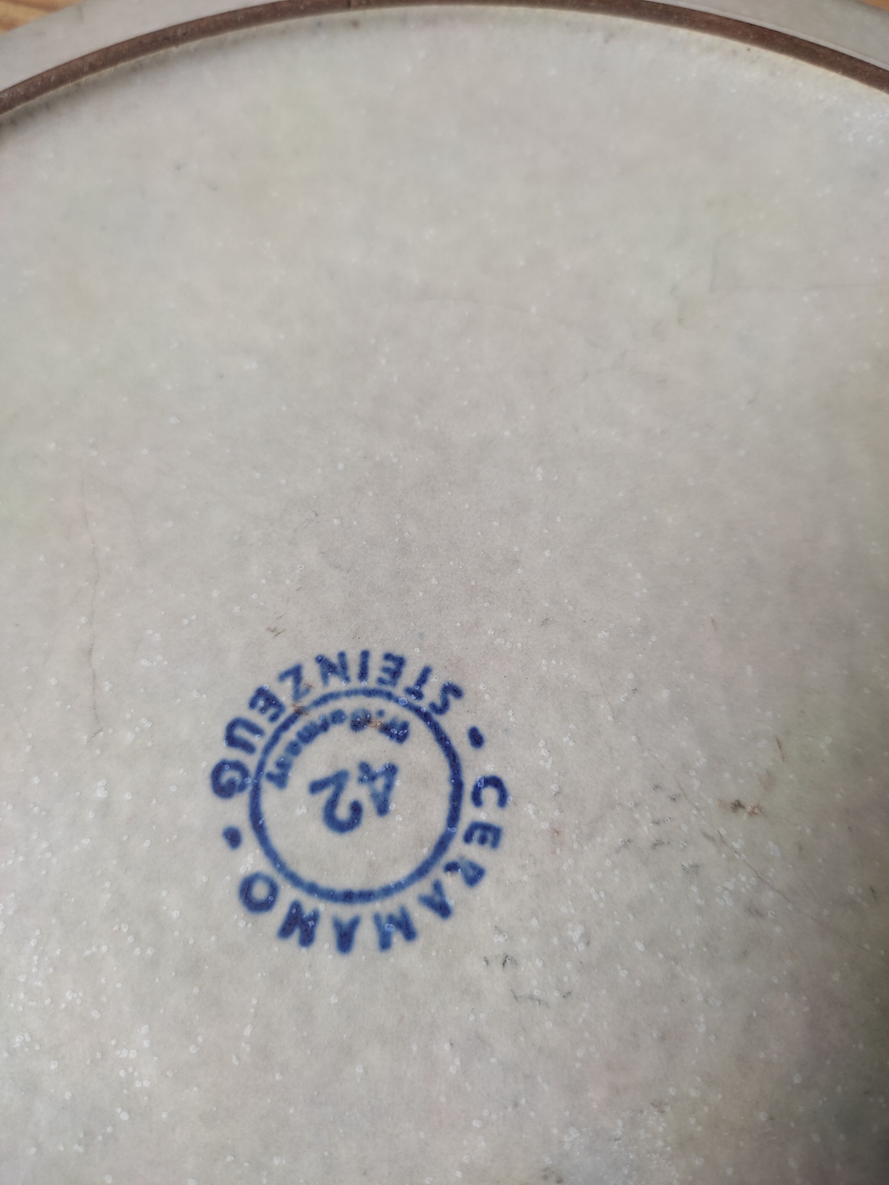 Assiette en grès West Germany