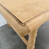 Stretchable stripped farmhouse table