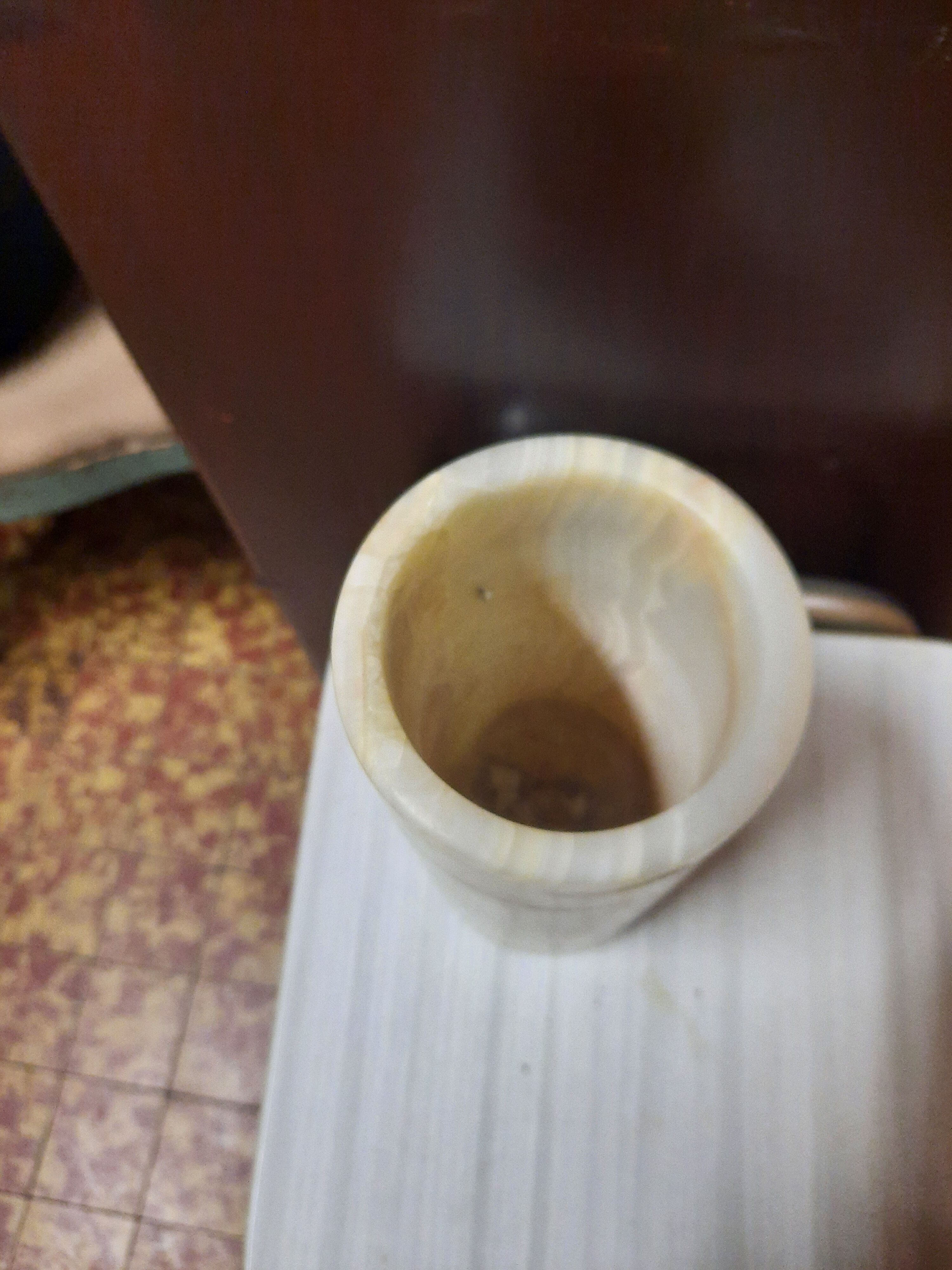 Vase en albatre