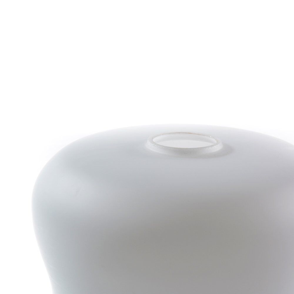 Lampe de table en verre opalin blanc et laiton, Tchécoslovaquie circa 1970