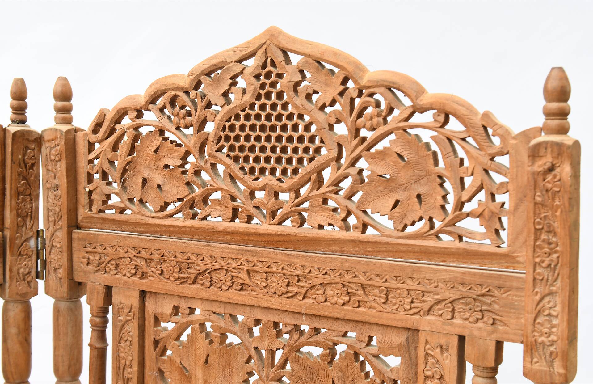 Indian four-leaf wooden screen