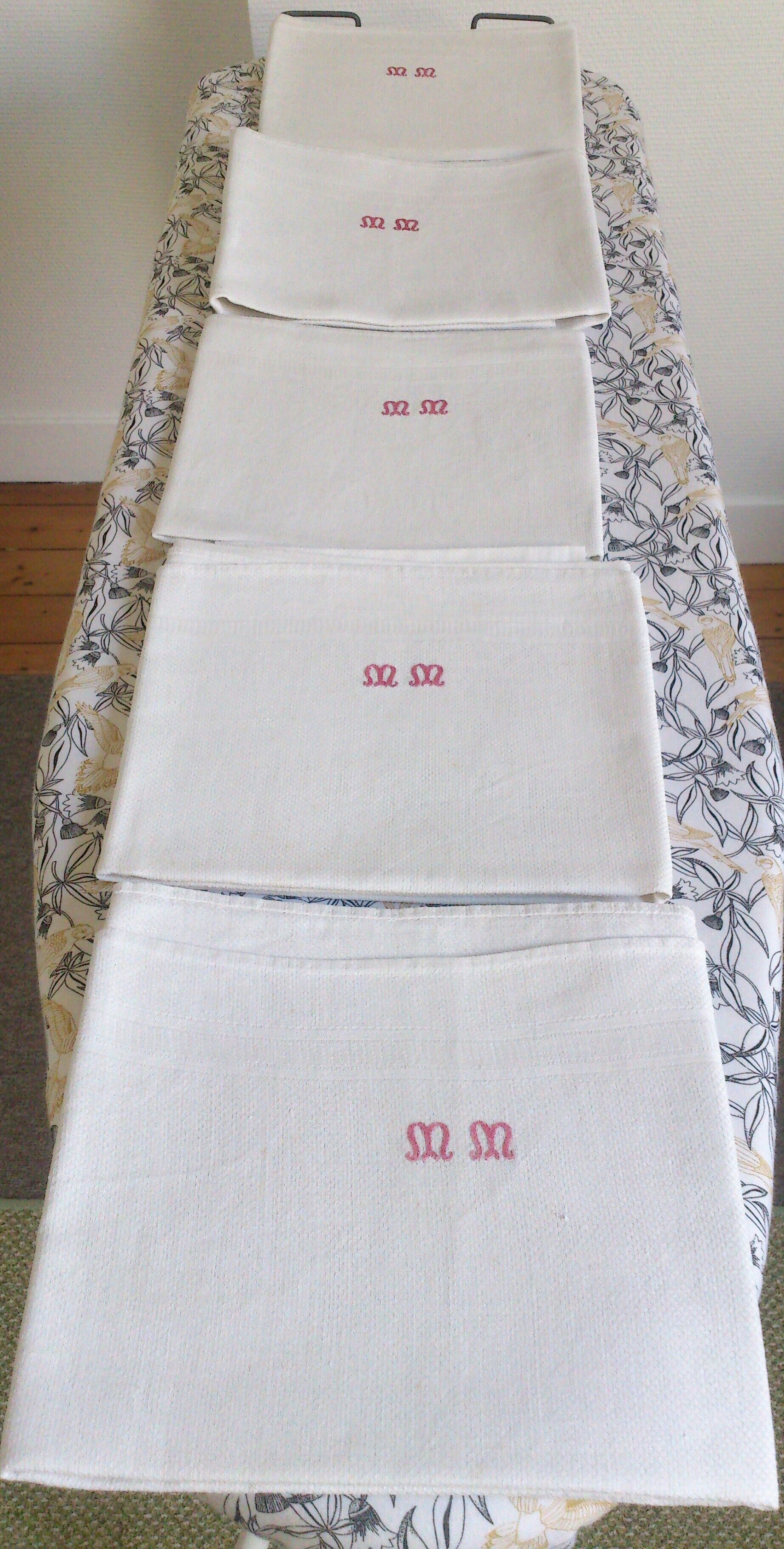 Lot de 5 serviettes ou essuie-mains monogrammées
