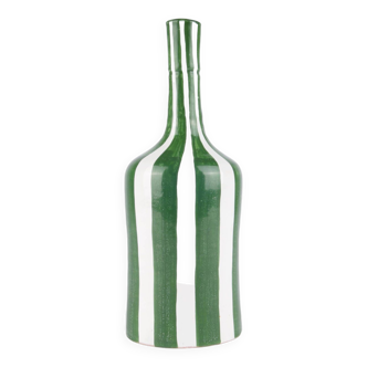 Handmade vase with large stripes