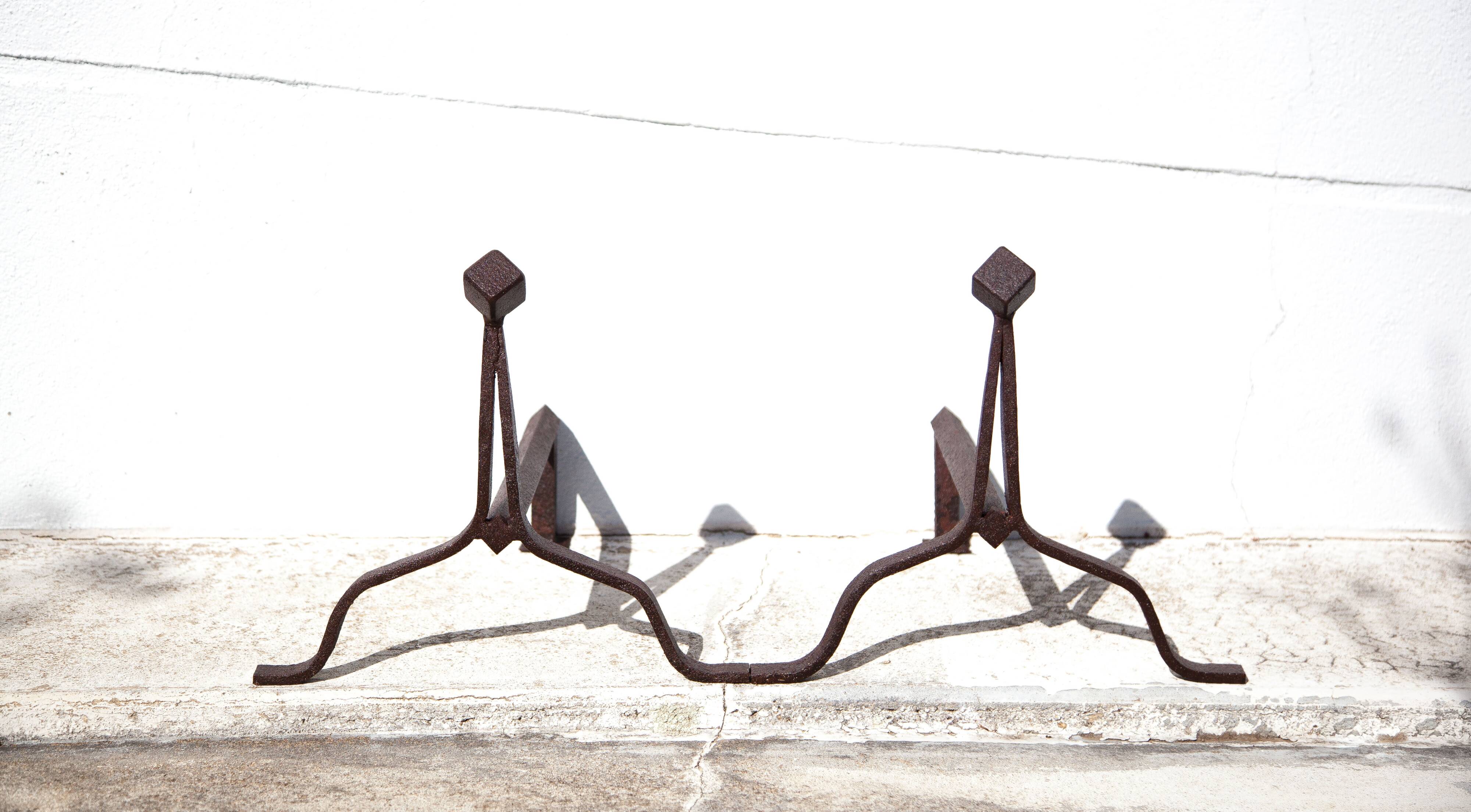 Chenets de cheminée en fonte, moderniste, brutaliste, accessoires cheminée,andirons