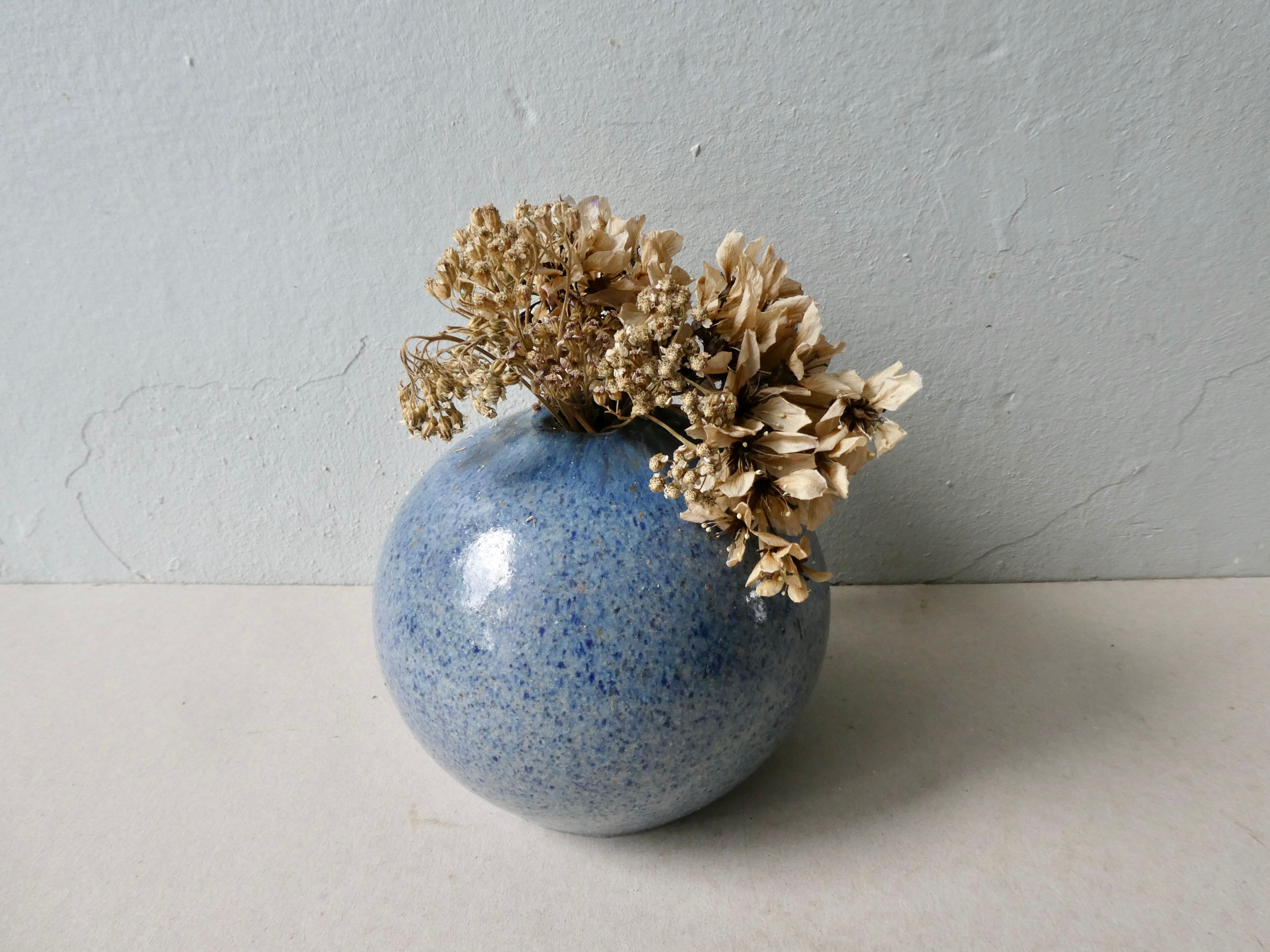 Blue ceramic ball vase Accolay