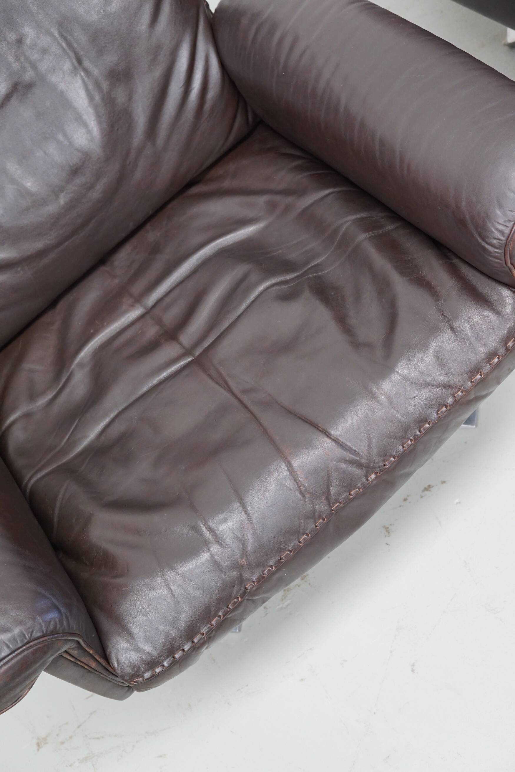 Pair of Vintage De Sede DS-31 Swivel Armchairs in Brown Leather