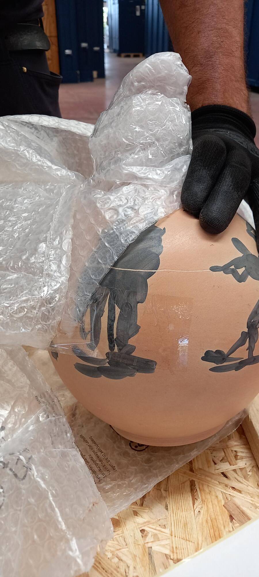 Lenid 266 terracotta vase