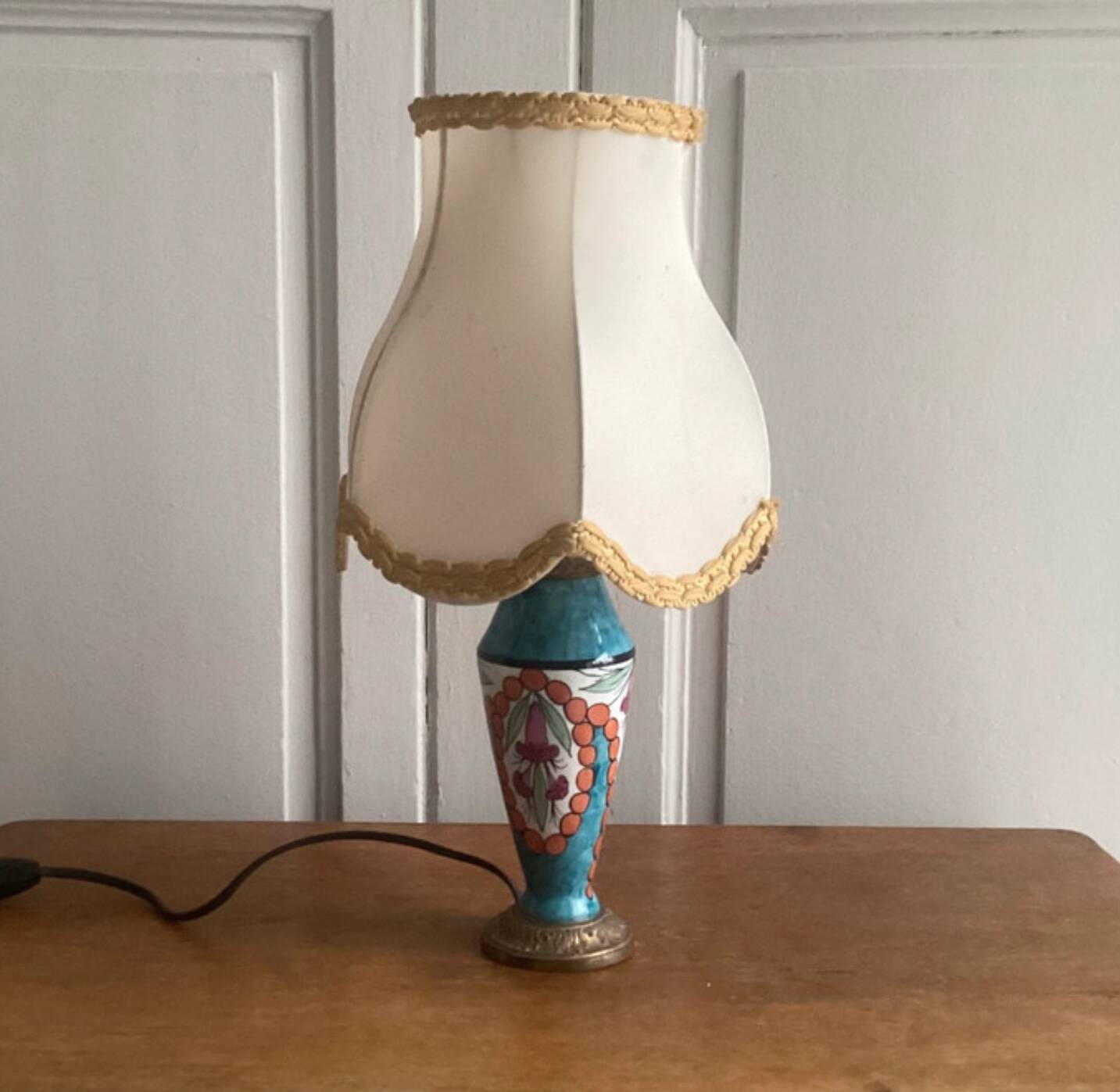 Antique table lamp in Limoges porcelain and gilded bronze