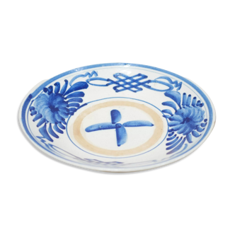 Antique plate in Chinese porcelain