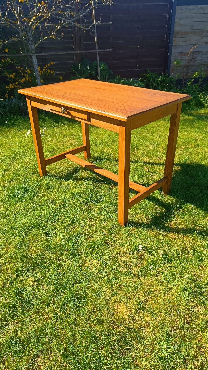 Table de ferme ancienne en bois – authenticité & charme rustique