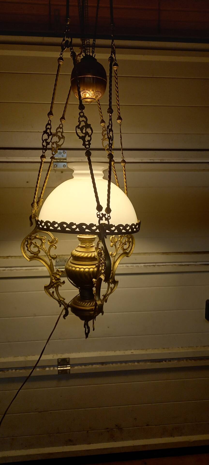 Ancienne suspension en bronze