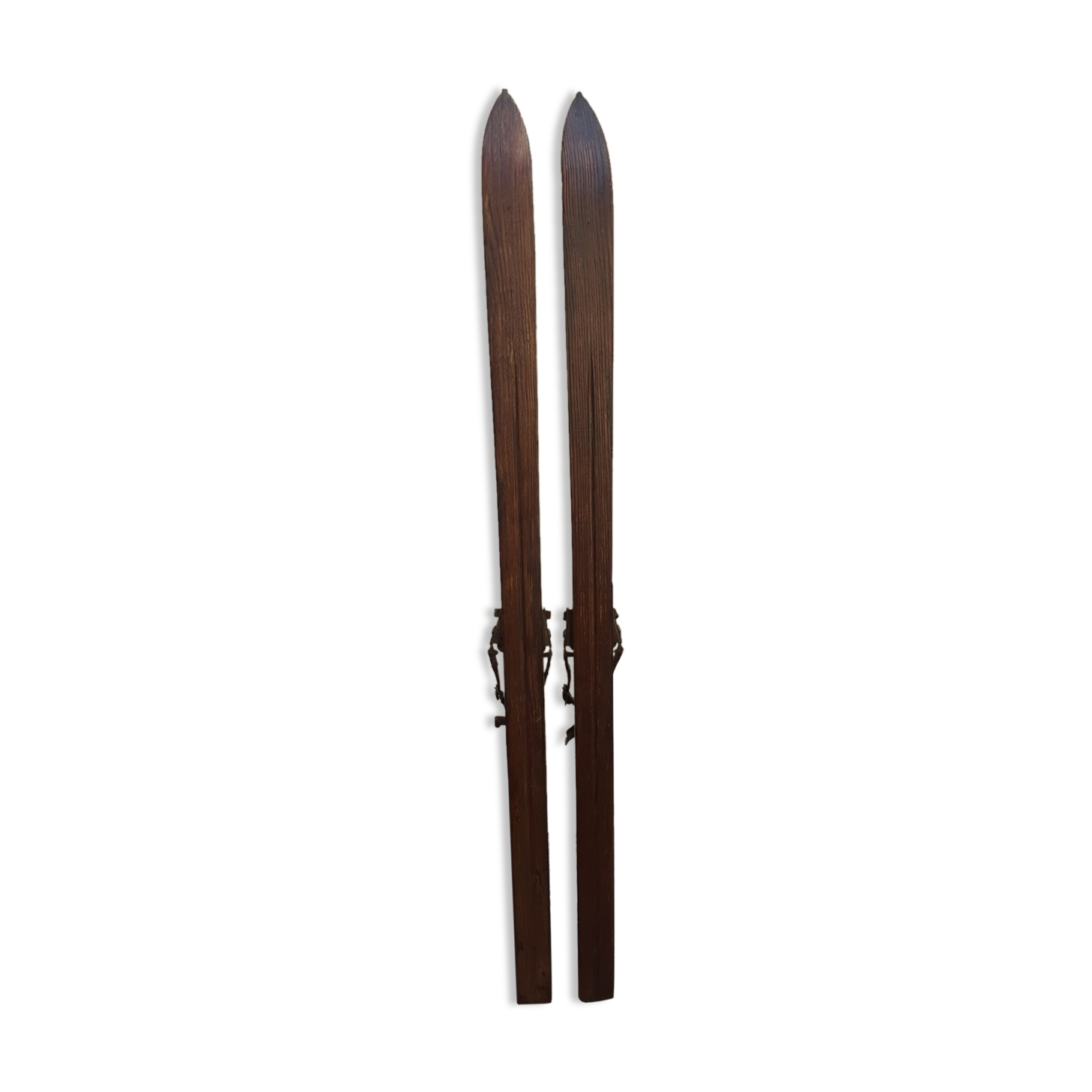 Ancienne paire de skis en bois