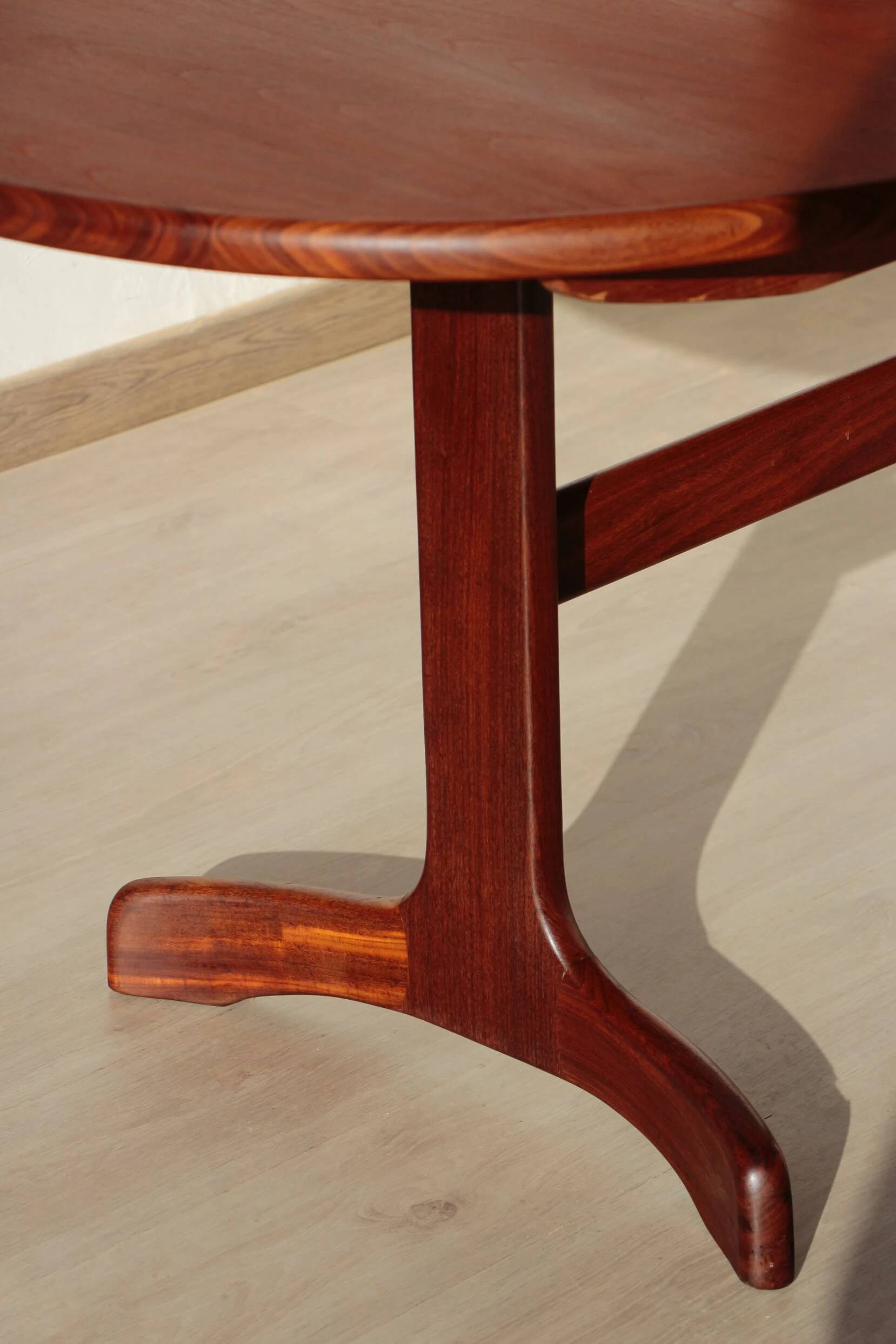 Oval dining table – 6 to 8 people – G Plan