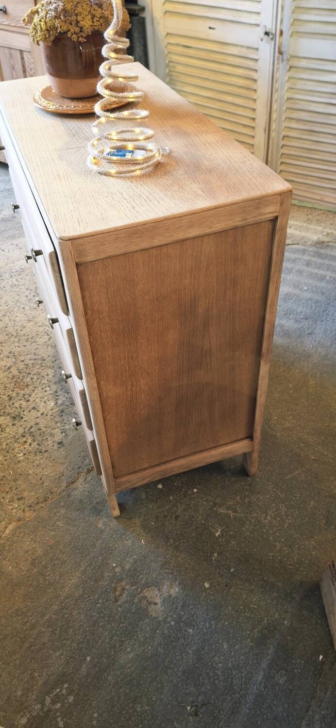 Oak chest of drawers
