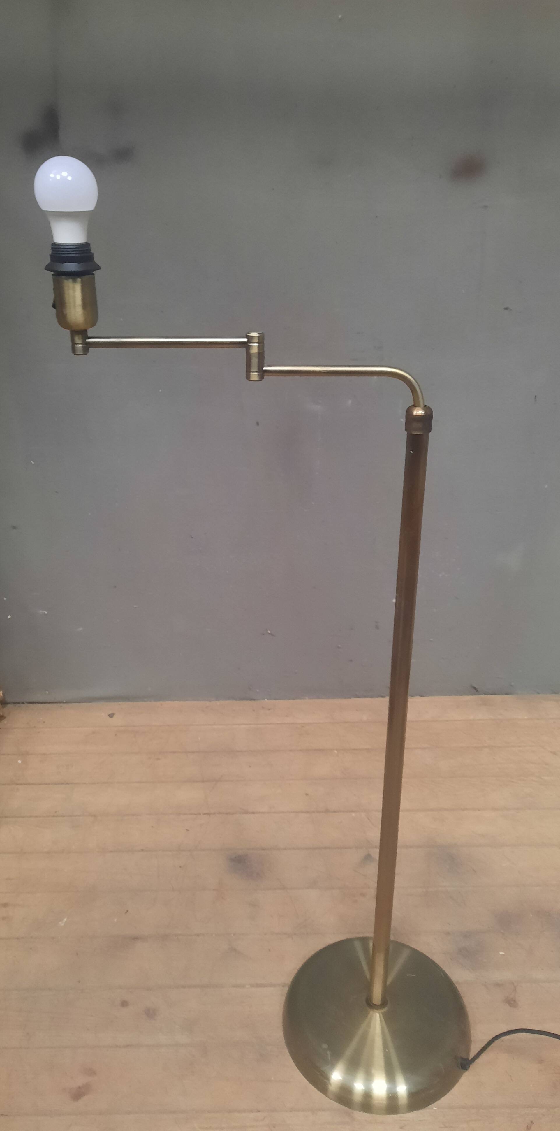 Adjustable height reading stand