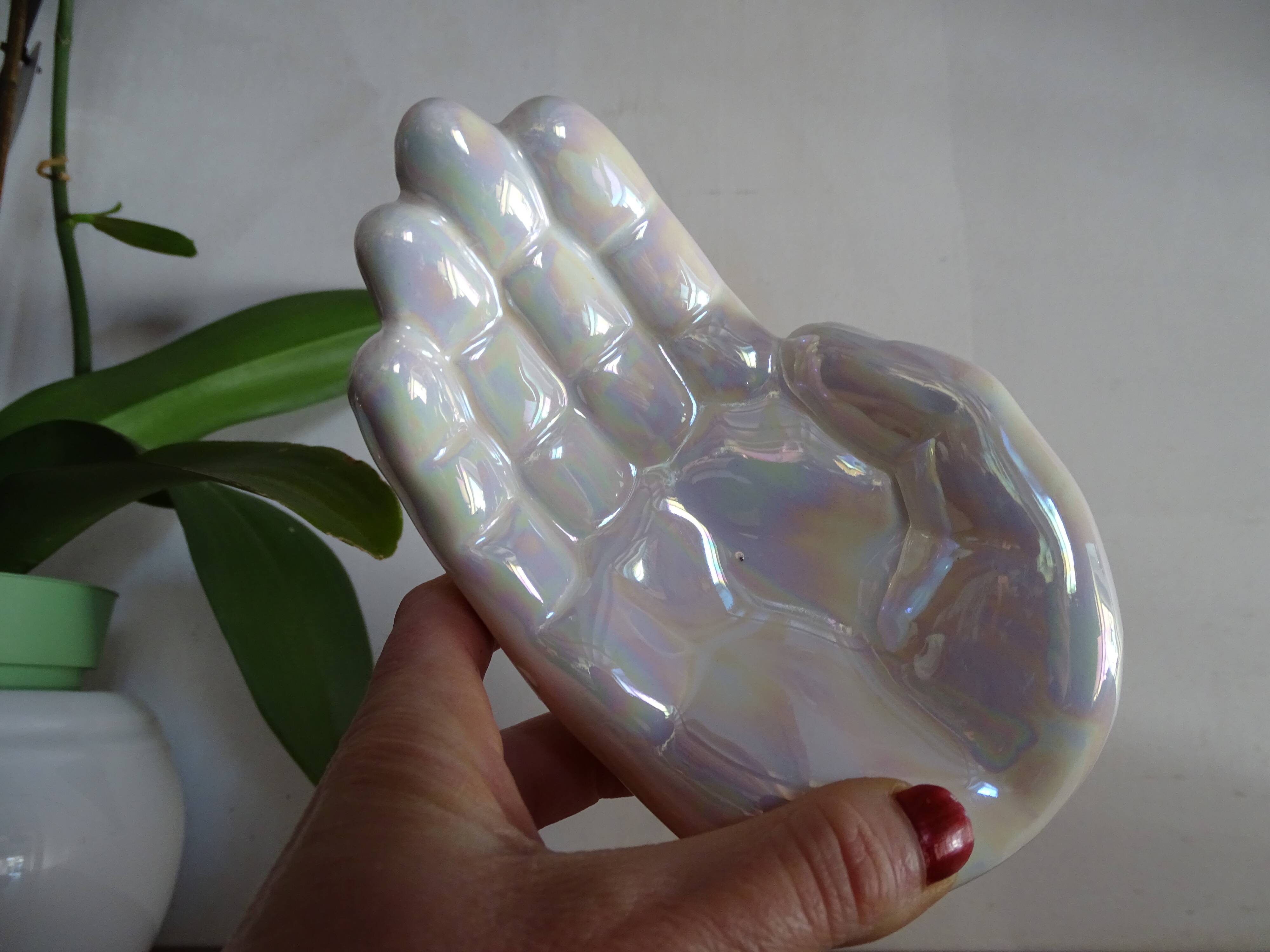 Pair of empty iridescent hand pockets in vintage ceramic 1960