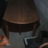 Oval flap table