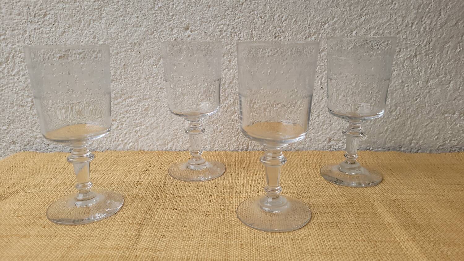30's stemmed glasses