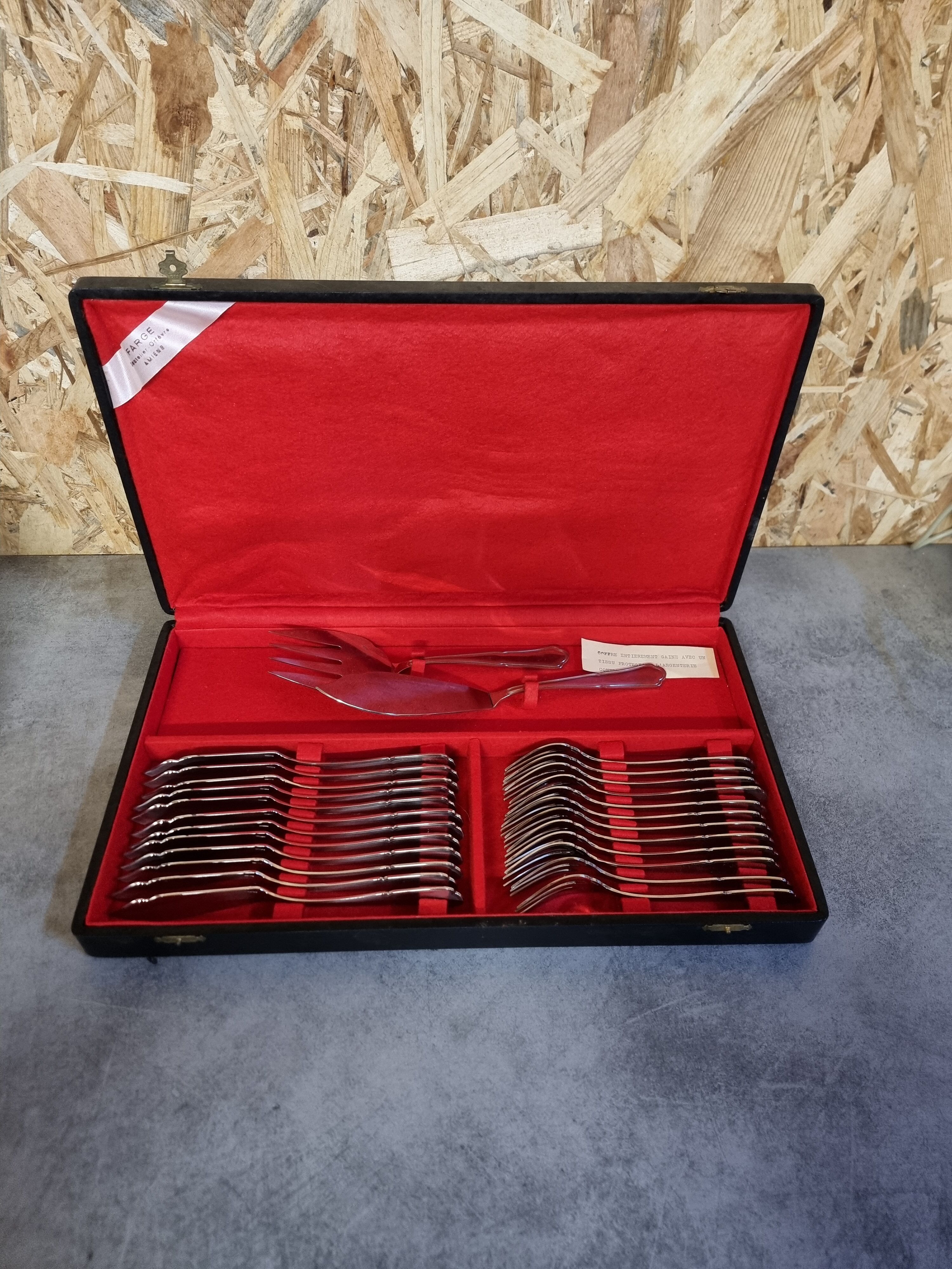 Fish cutlery service