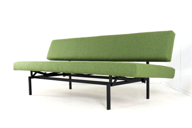 Sofa Gijs van der Sluis no. 540 - fully restored - original Dutch design