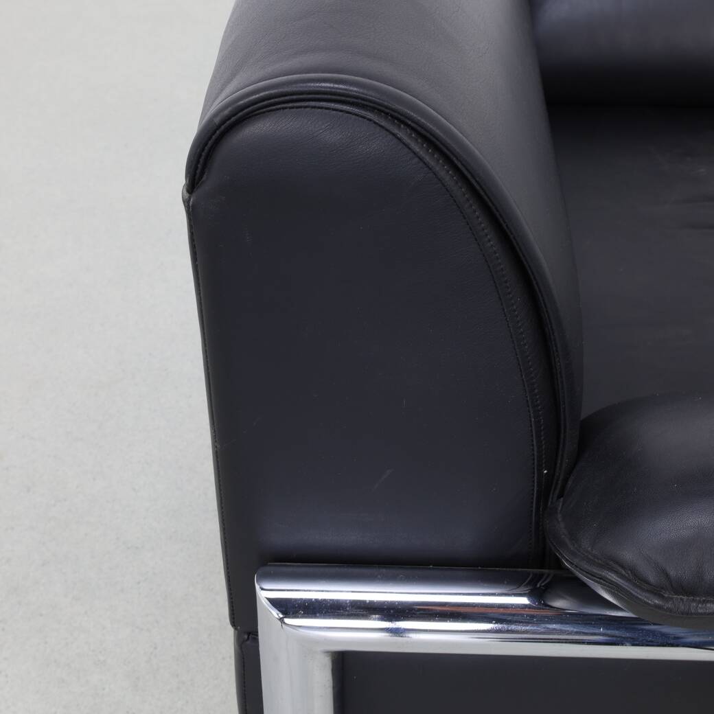 Fauteuil lounge postmoderne en cuir et chrome, années 1980