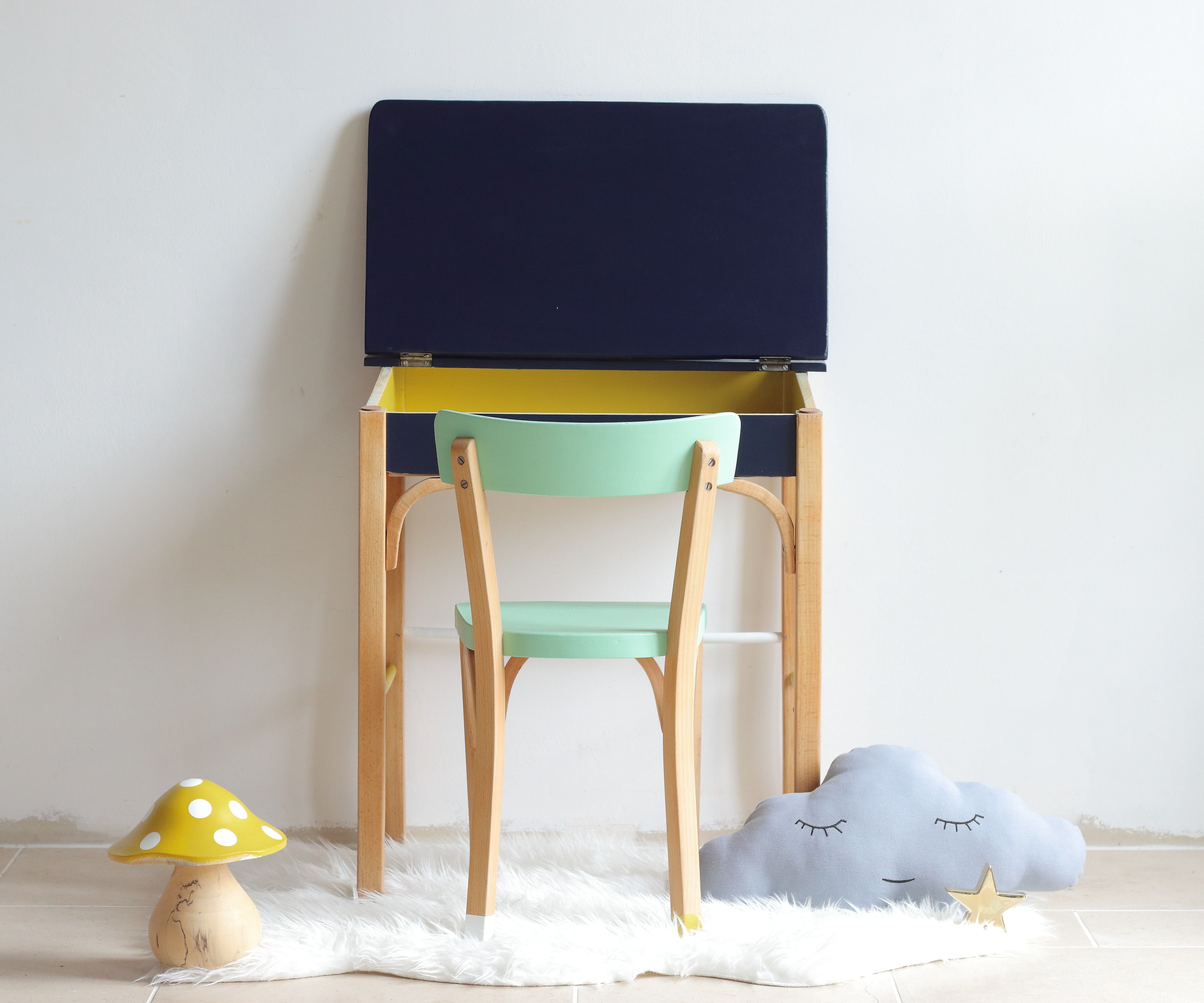 Bureau pupitre et chaise enfant Baumann revisités