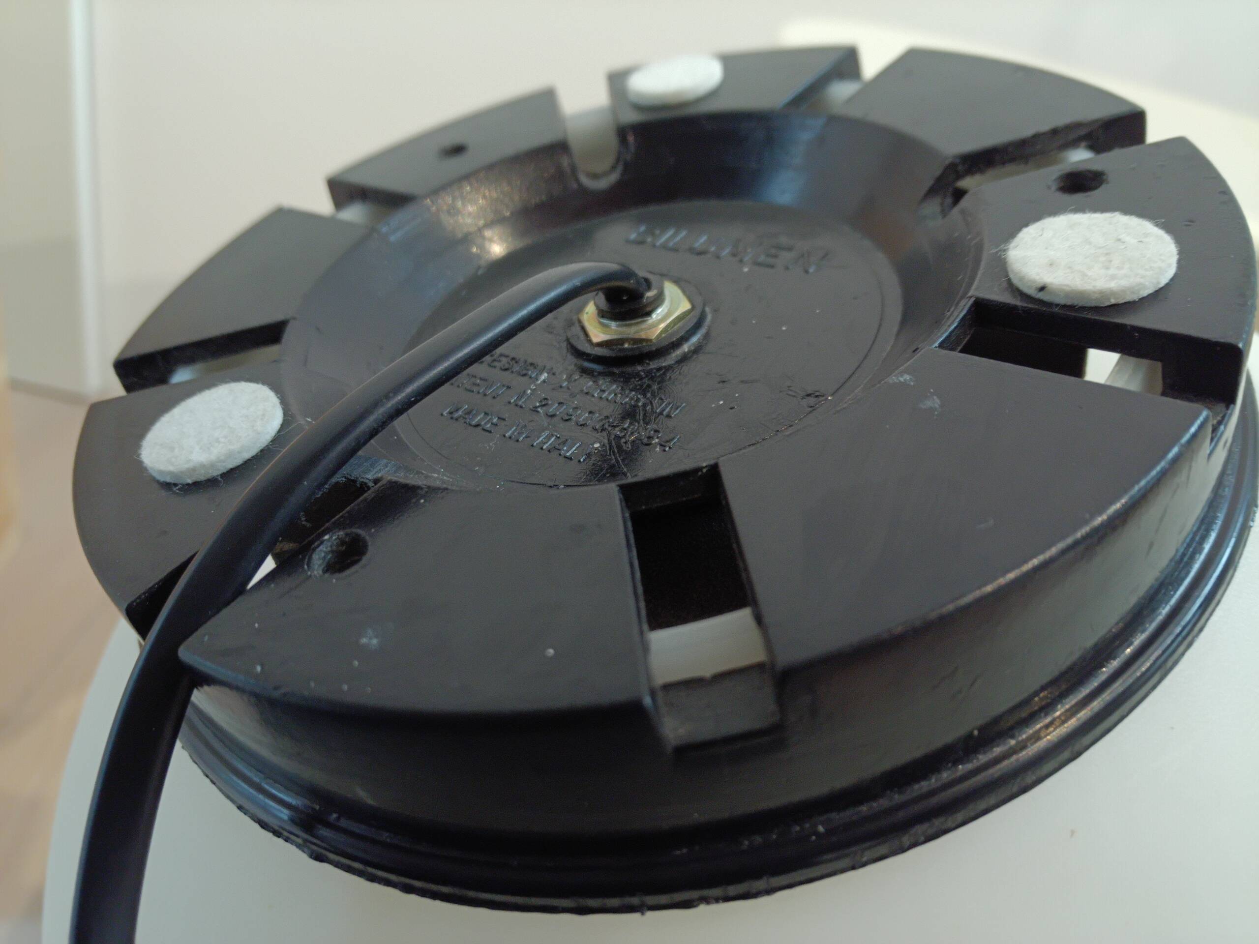 lampe ballon du designer Yves Christine produit par Bilumen Italie 1975