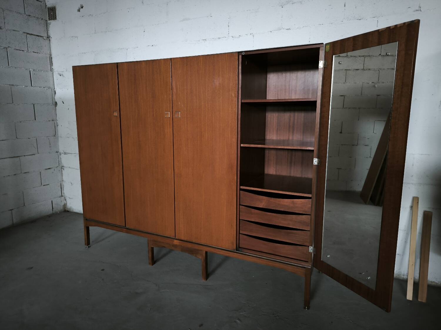 Scandinavian dressing wardrobe in rosewood