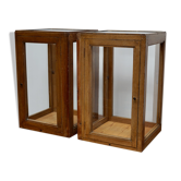 Paire de vitrines de magasin en faux chêne, vers les années 1920