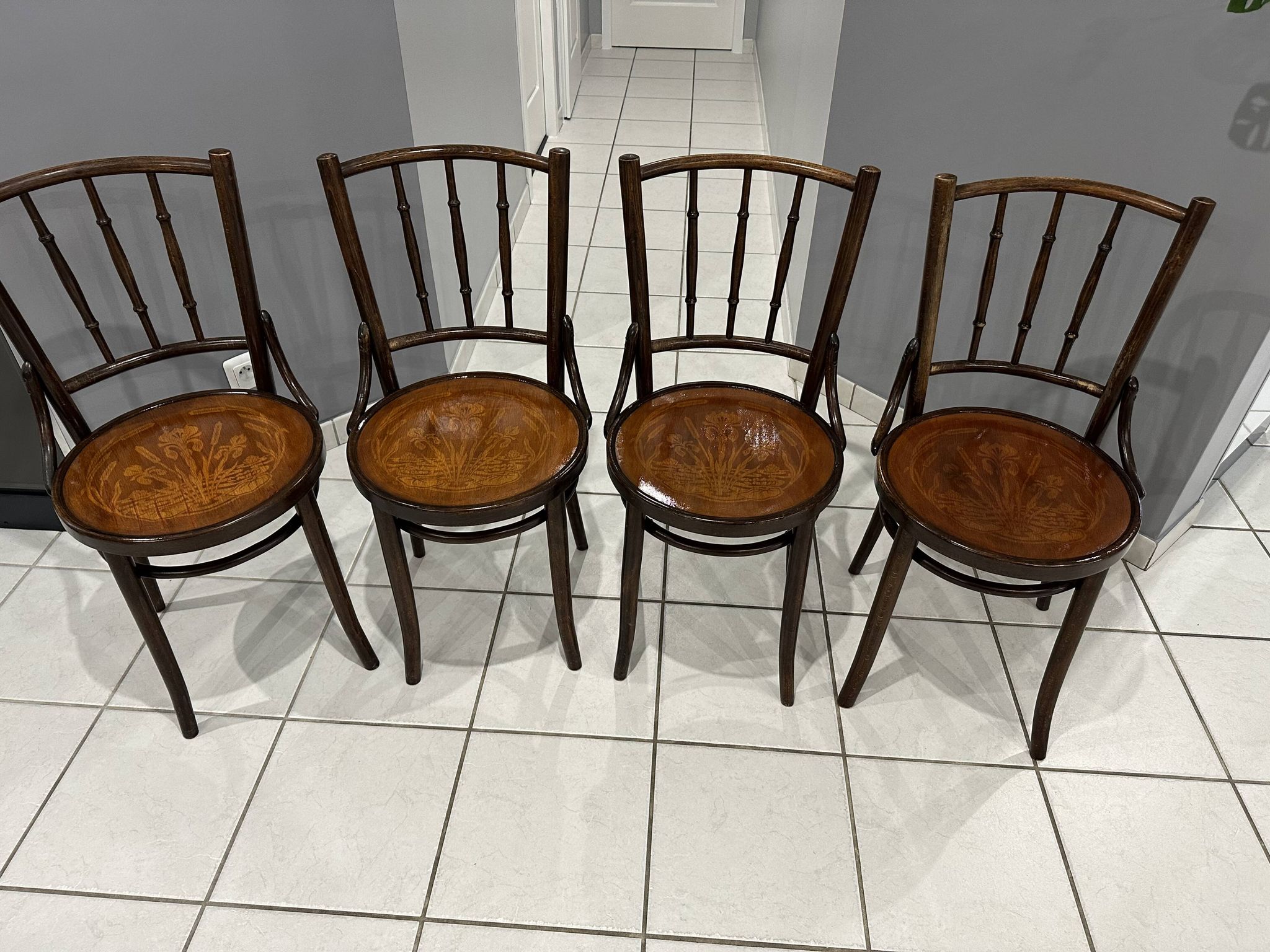 Set of 4 bentwood bistro chairs from the 1930s