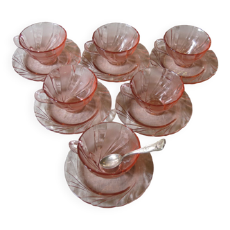 6 pink Vereco coffee cups in excellent condition