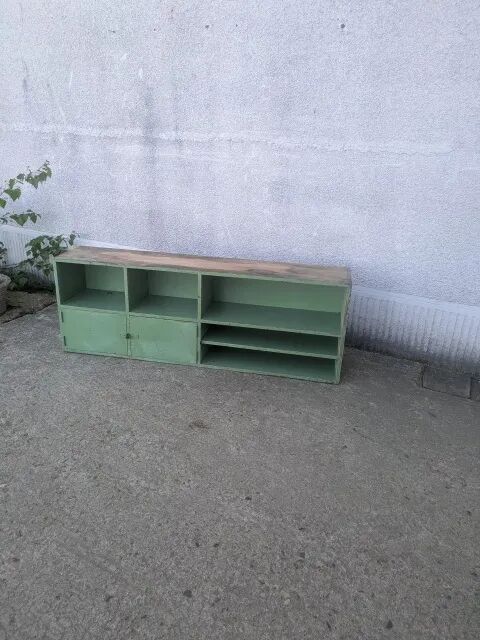 Locker, shelf