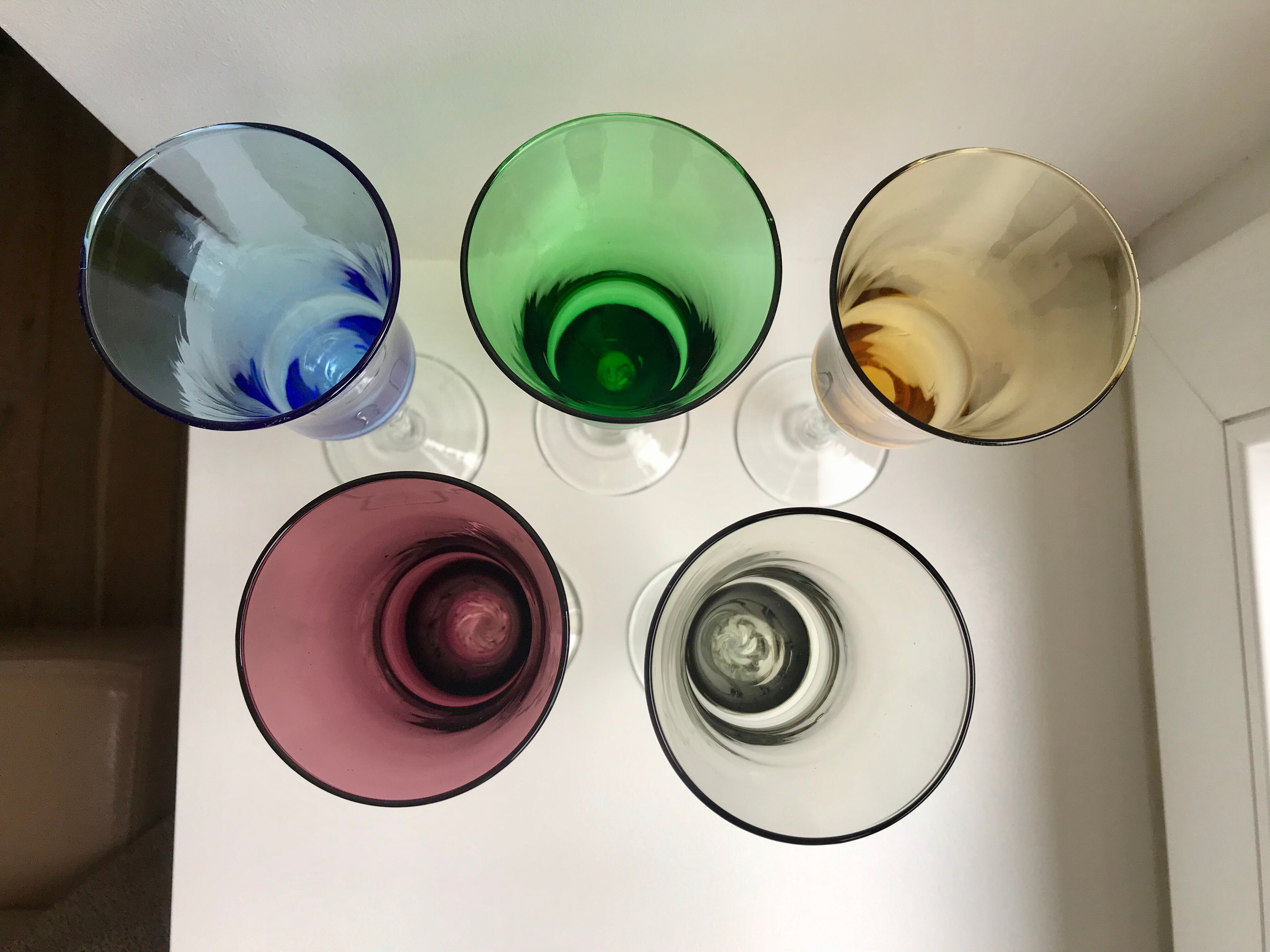 Set of 5 colorful champagne flutes feet worked 60-70s