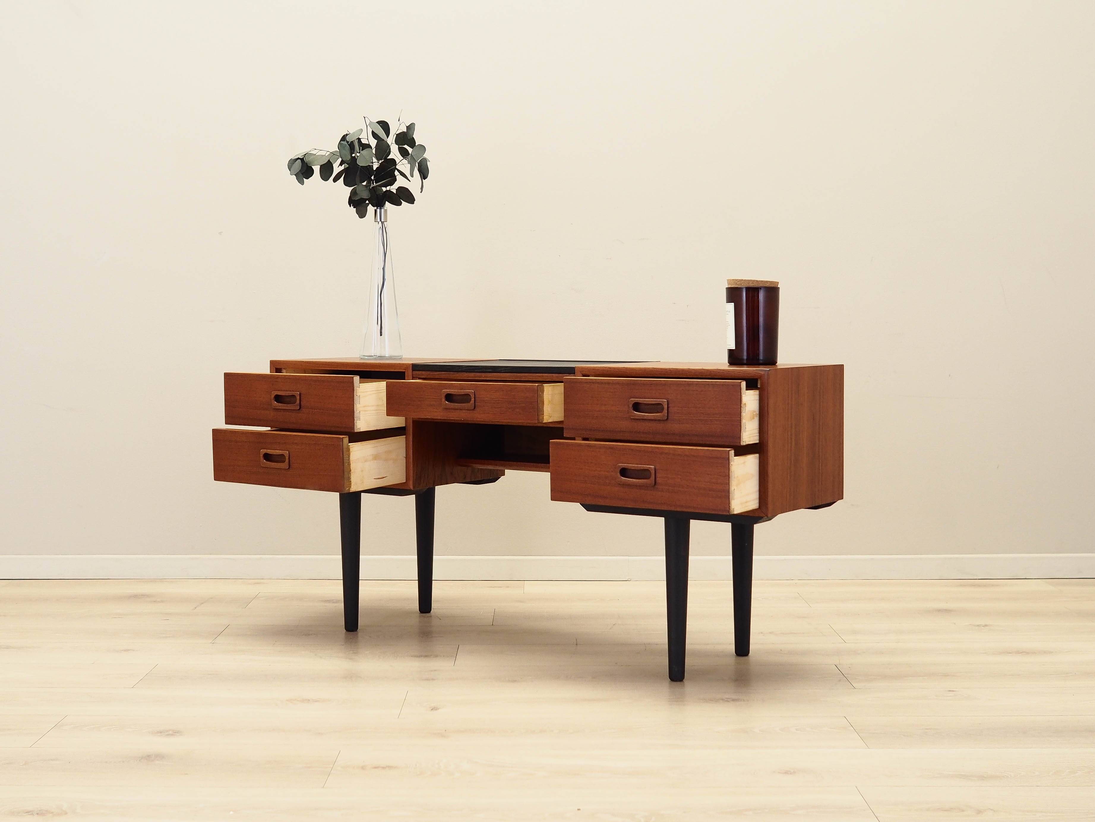 Coiffeuse en teck, design danois, années 1970, production : Danemark