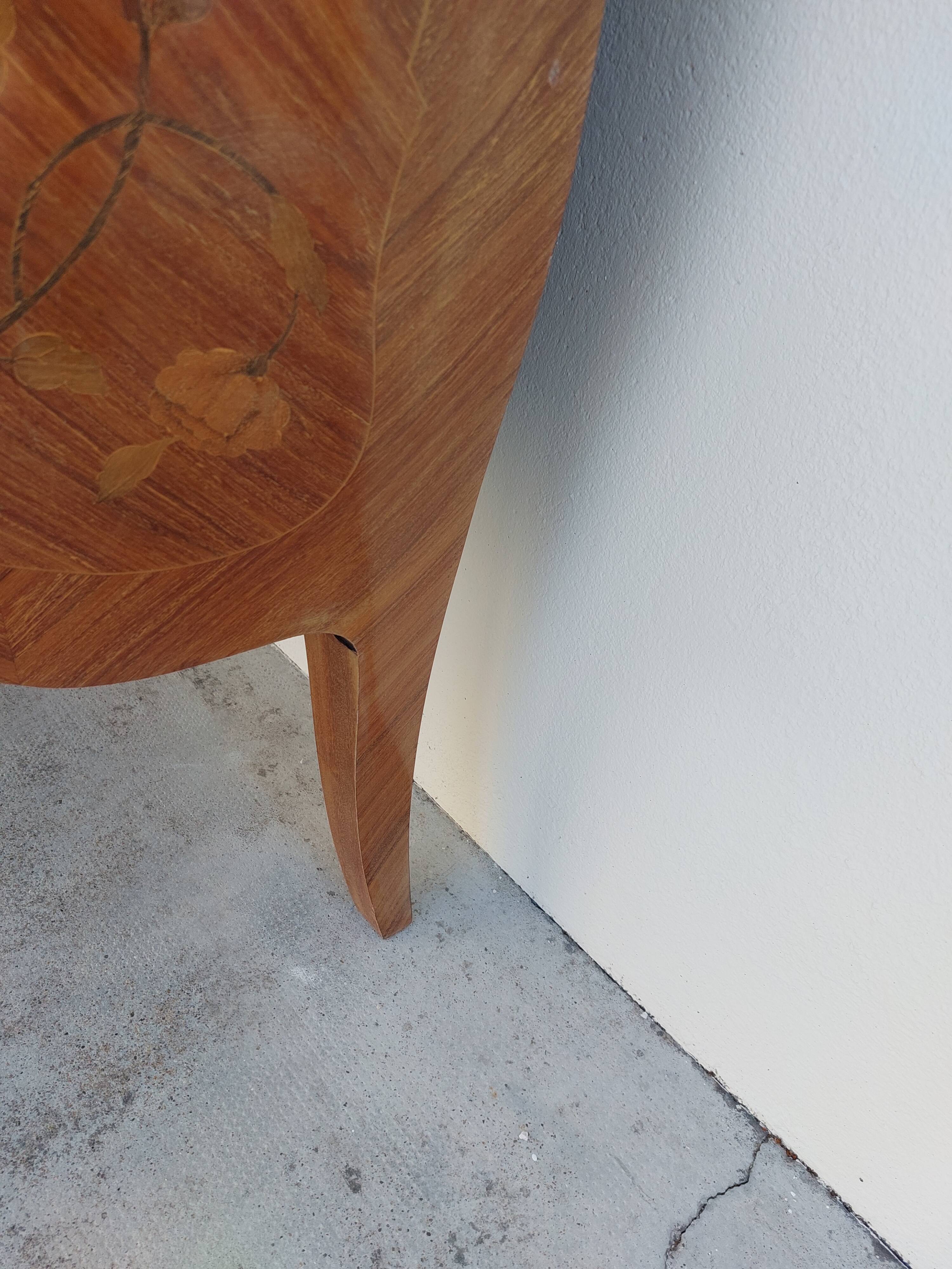 Louis XV chest of drawers in rosewood marquetry